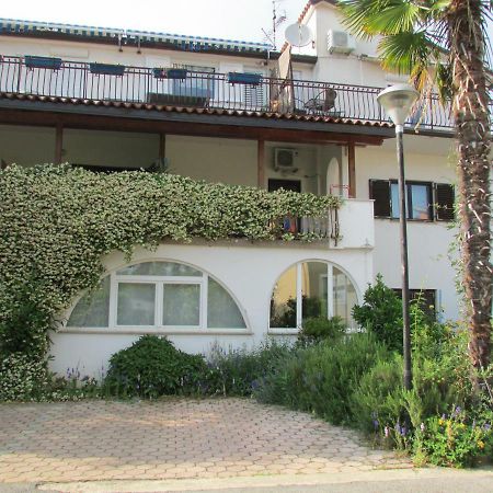 Apartment Karmen Umag Bagian luar foto