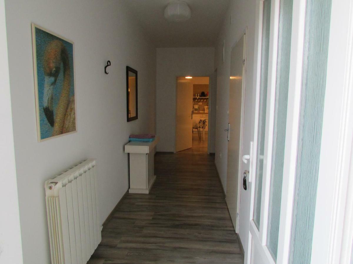 Apartment Karmen Umag Bagian luar foto